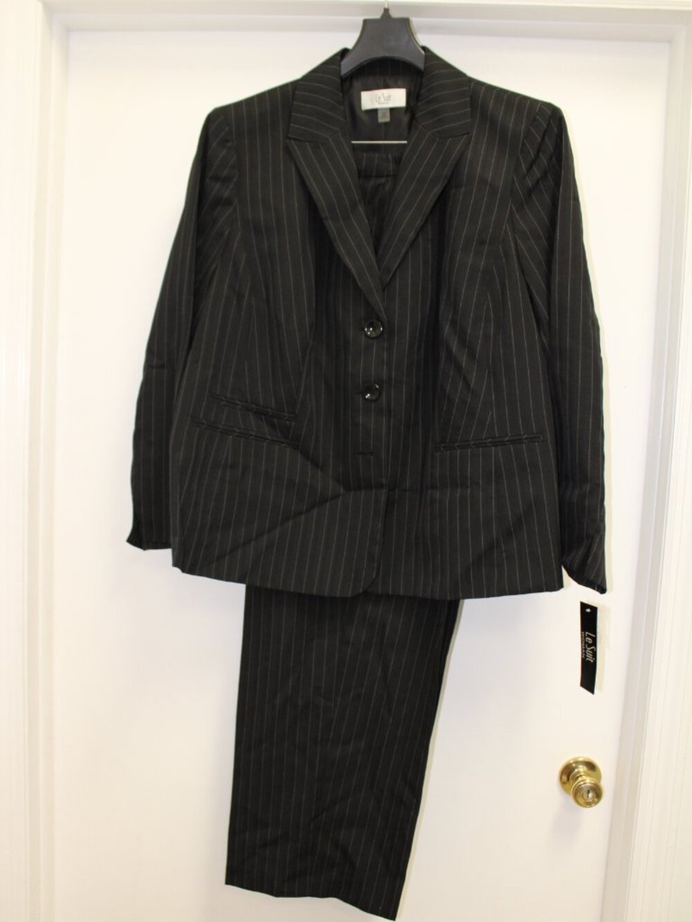 Le Suit black pinstripe two-piece pantsuit Size 22W